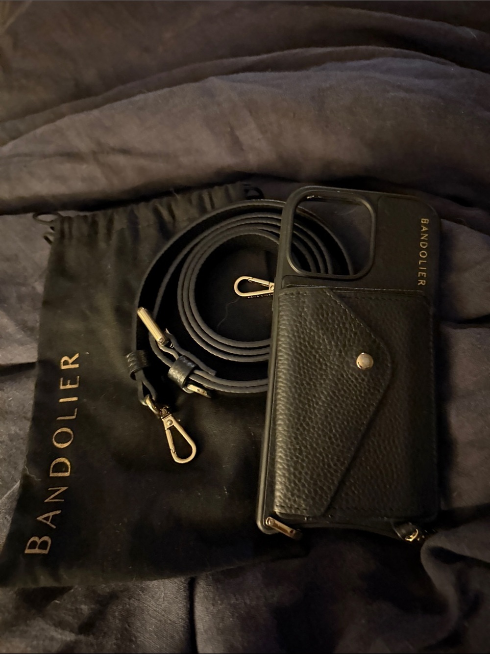 Bandolier Remi Magnet iPhone 16 pro max
REMOVABLE WALLET CROSSBODY PHONE CASE - Picture 3 of 4